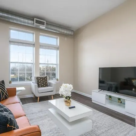 Private Bedroom Downtown Indy - Shared